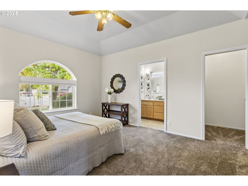 Bedroom, Owner's Suite