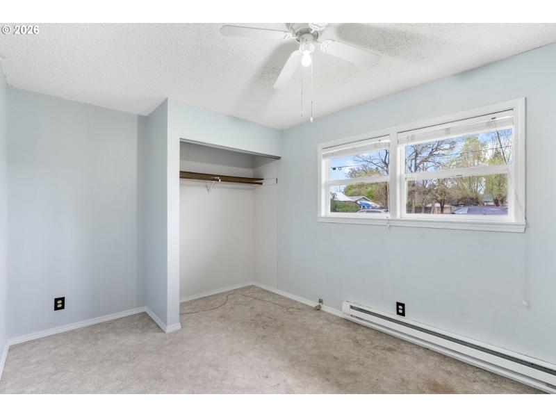 Bedroom, Primary