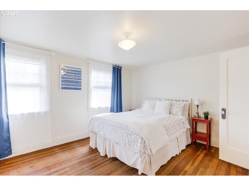 Bedroom, Primary