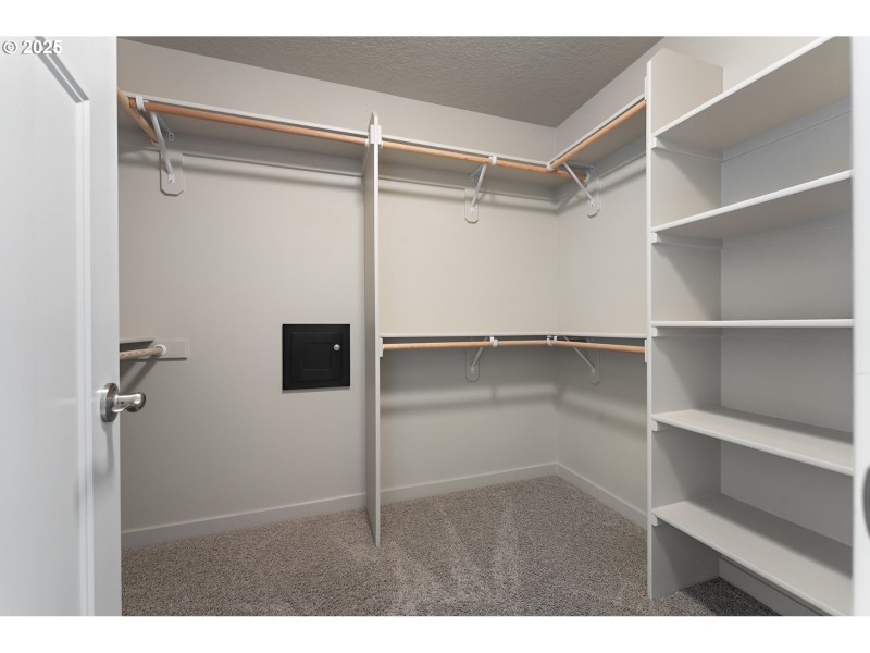 Bedroom, Primary
