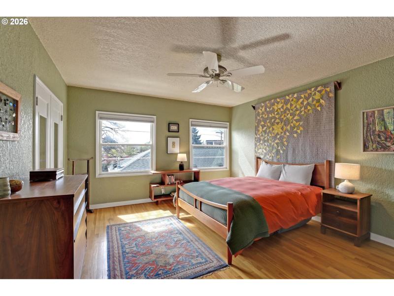 Bedroom, Primary