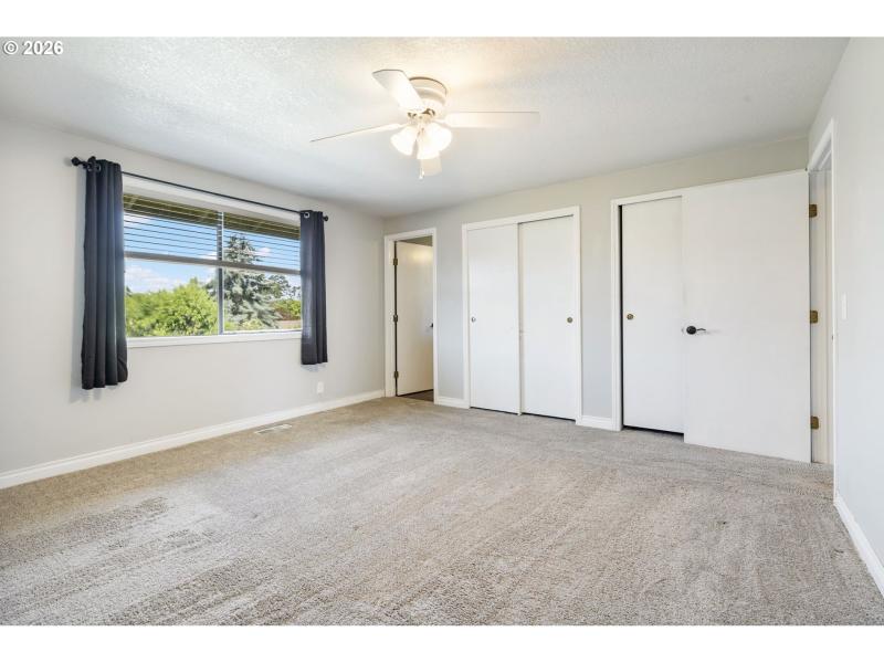 Bedroom, Primary