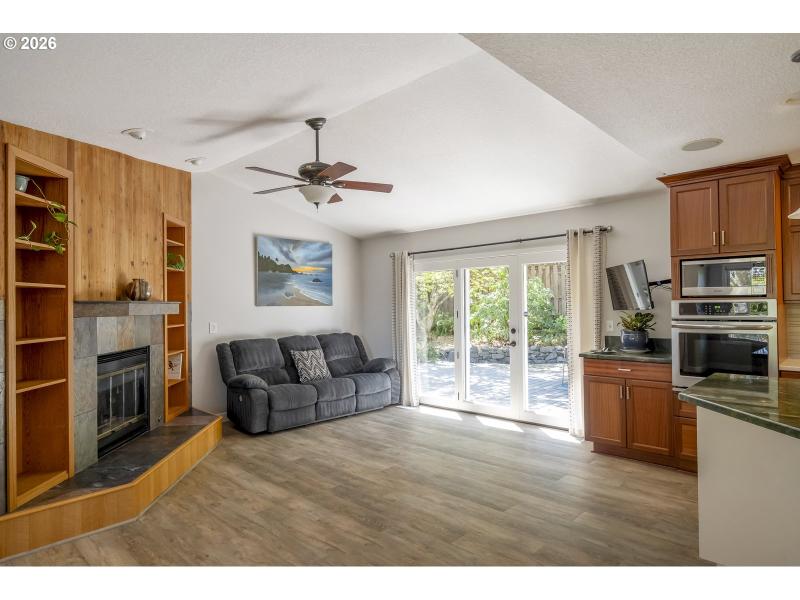 Kitchen/Living Room