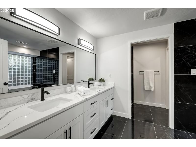 Owner's Suite Bathroom