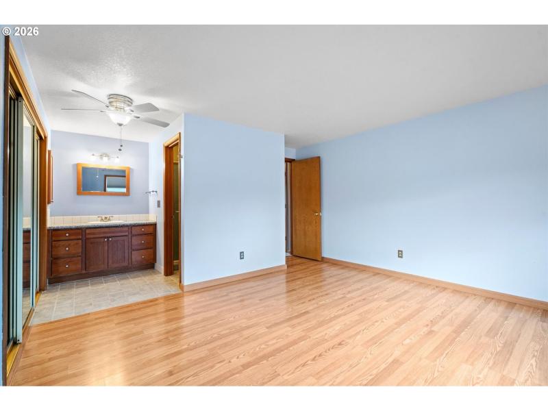 Bedroom, Owner's Suite