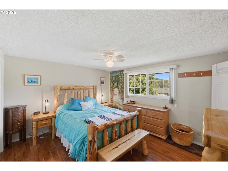 Bedroom, Primary
