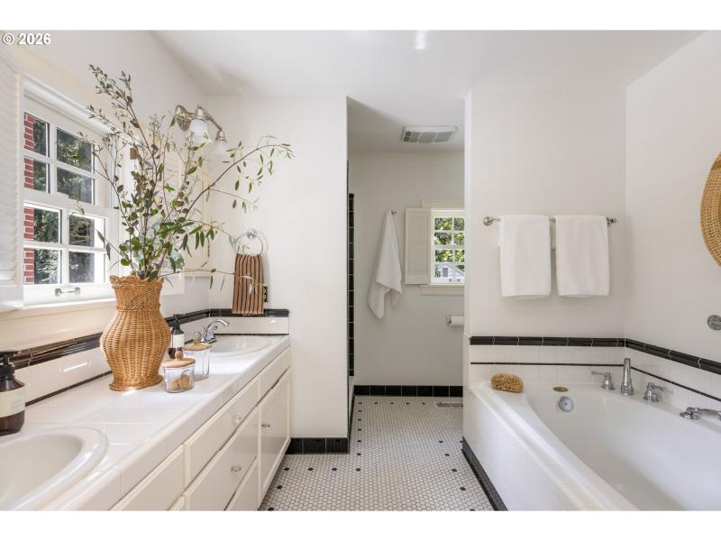 Owner's Suite Bathroom
