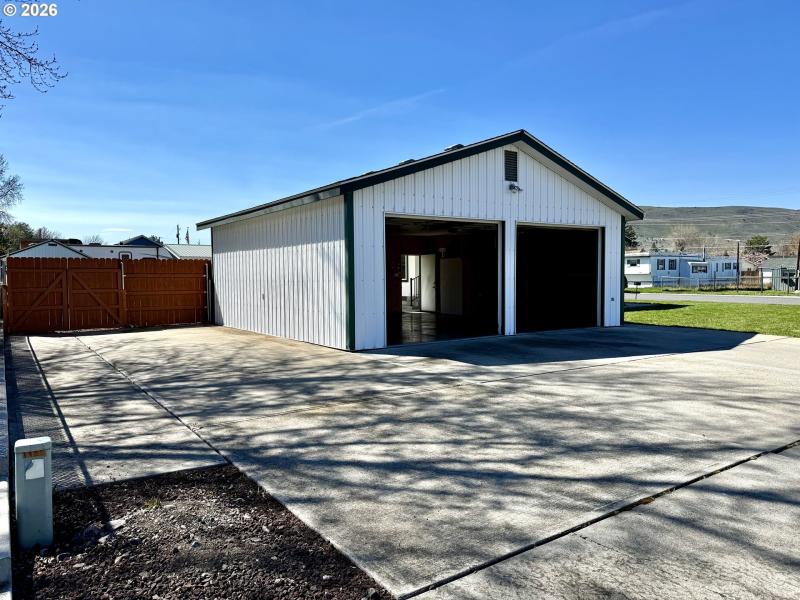 Garage
