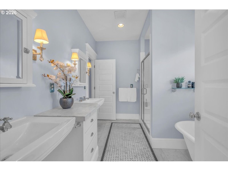 Bathroom, Attached