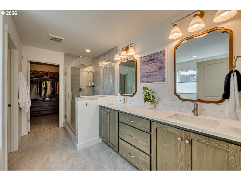 Bathroom, Attached