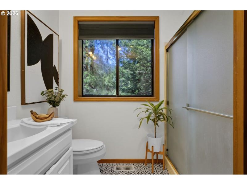 Bathroom, Attached