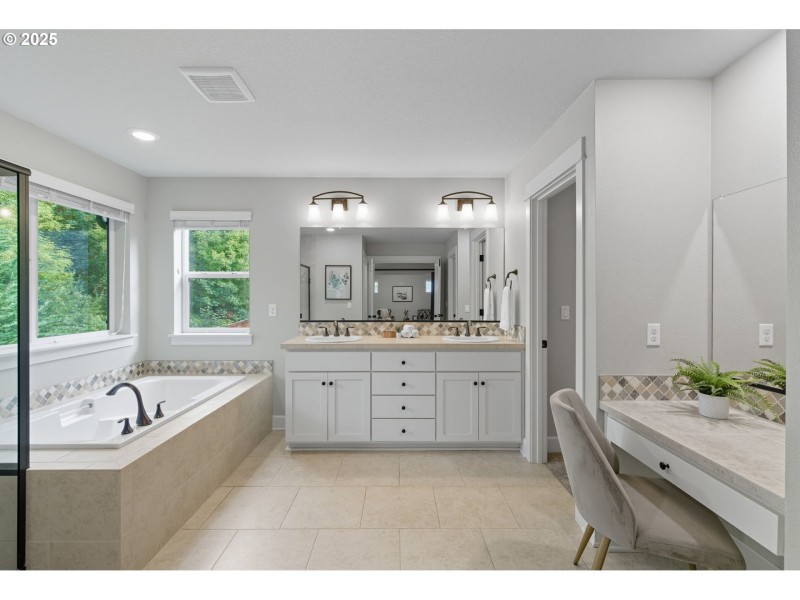 Owner's Suite Bathroom