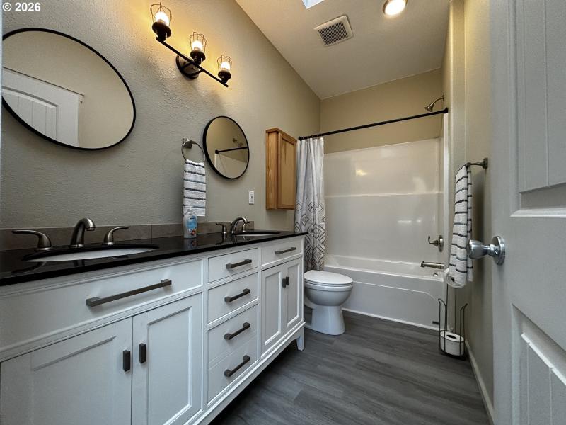 Owner's Suite Bathroom