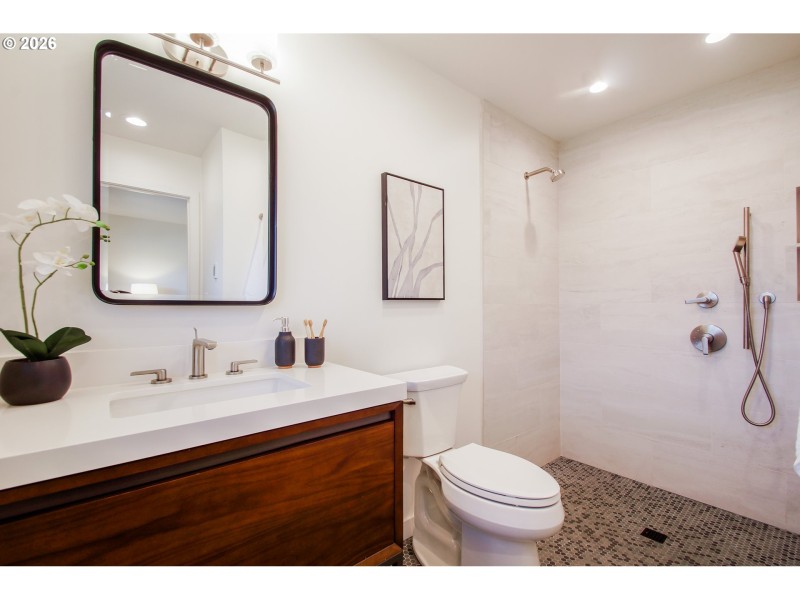 Bathroom, Attached