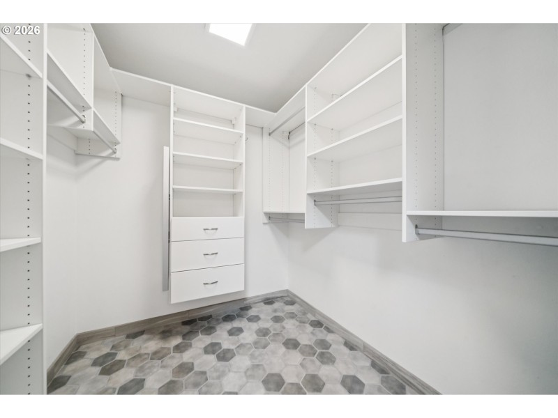 Bedroom, Primary