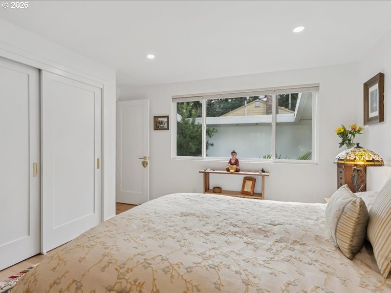 Bedroom, Primary