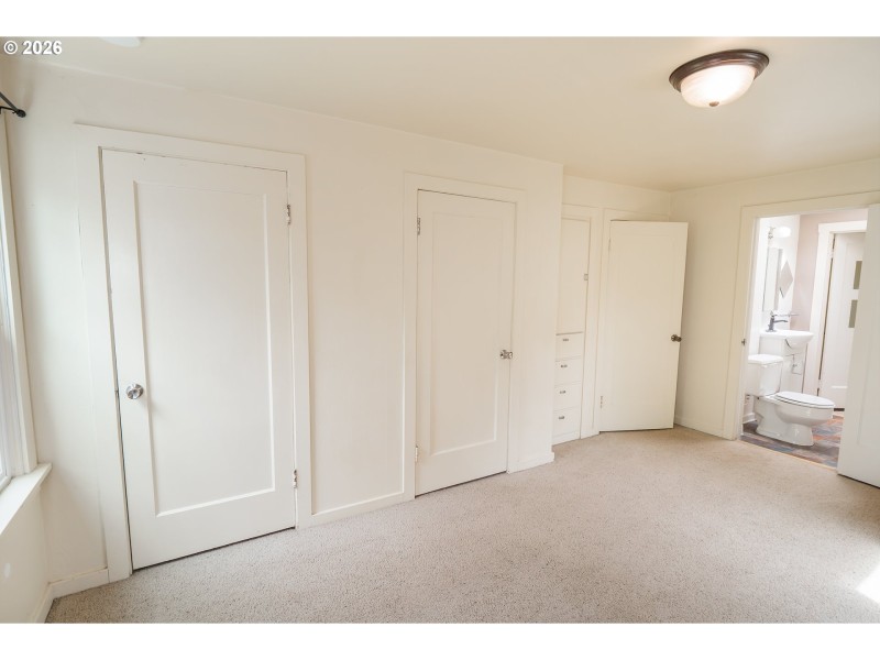 Bedroom, Primary
