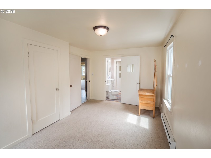Bedroom, Primary