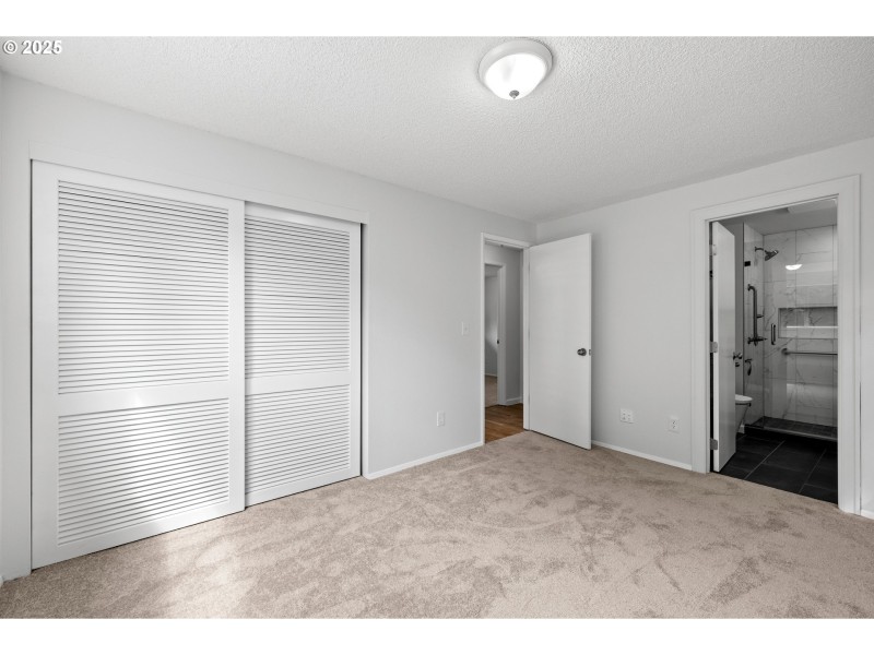 Bedroom, Primary