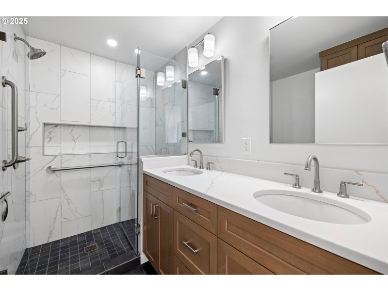 Bathroom, Attached