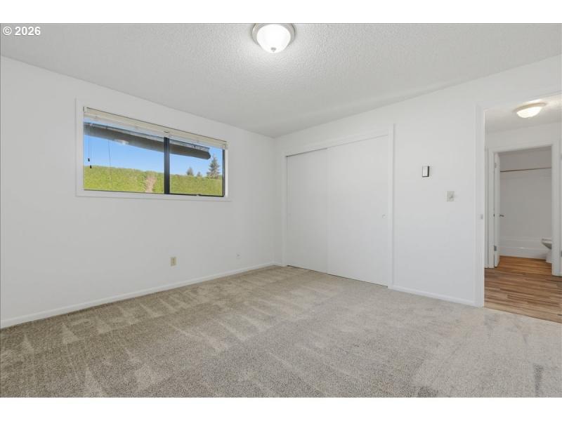 Bedroom, Primary