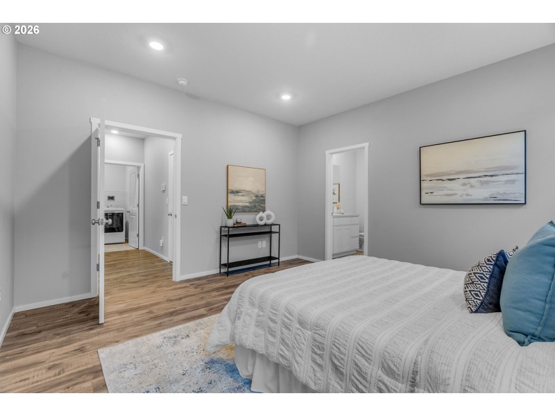 Bedroom, Primary