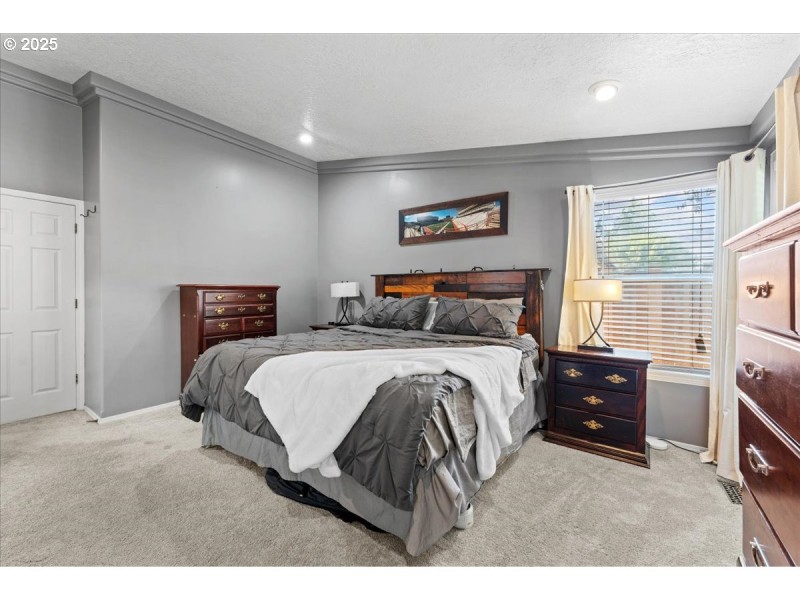 Bedroom, Primary