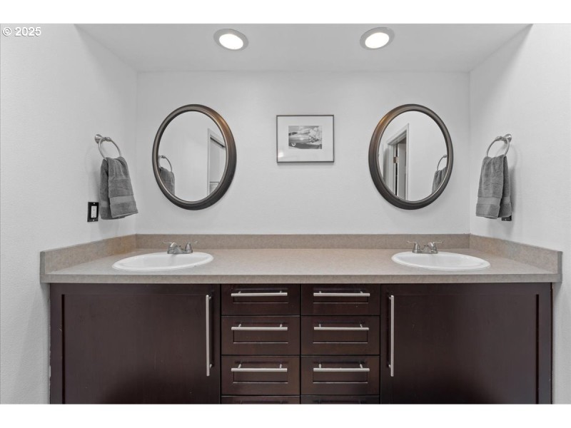 Bathroom, Attached