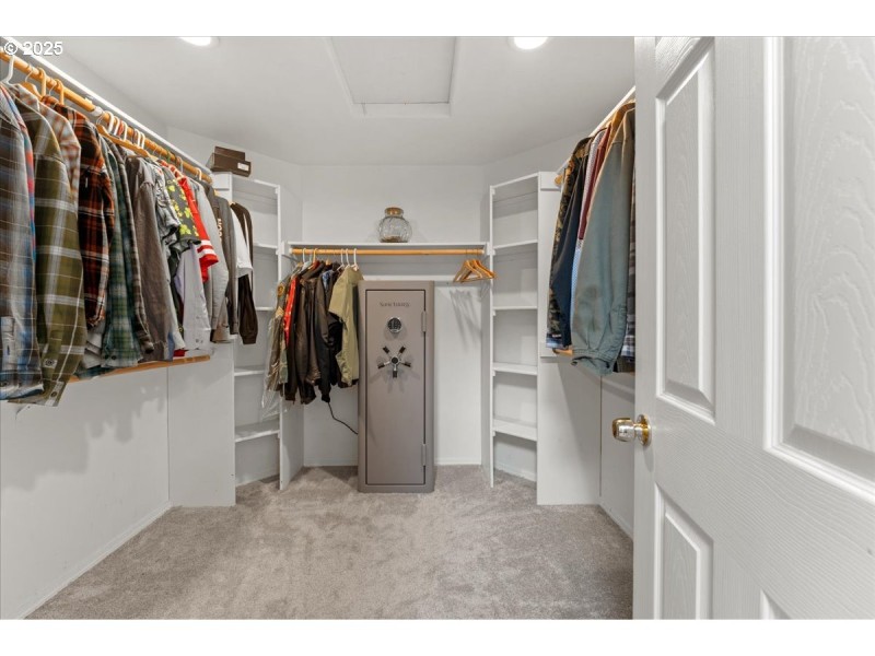 Bedroom, Primary