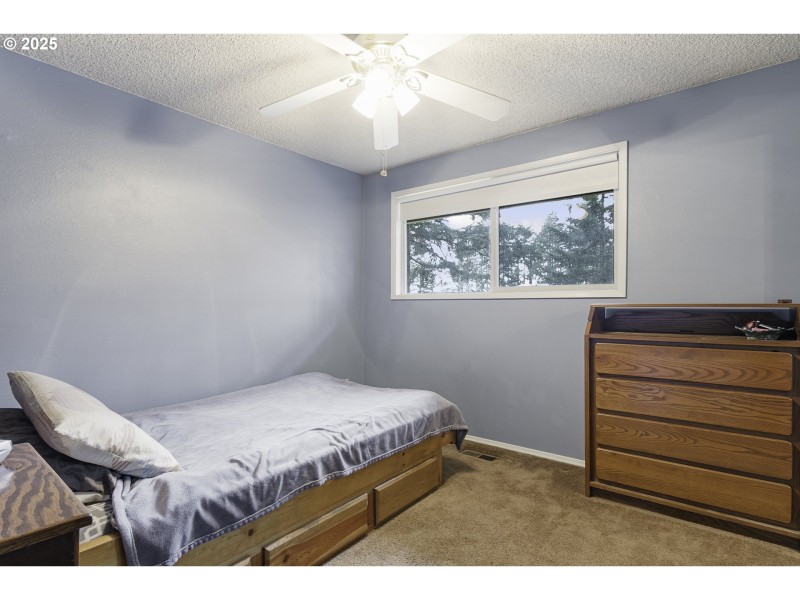 Bedroom, Primary