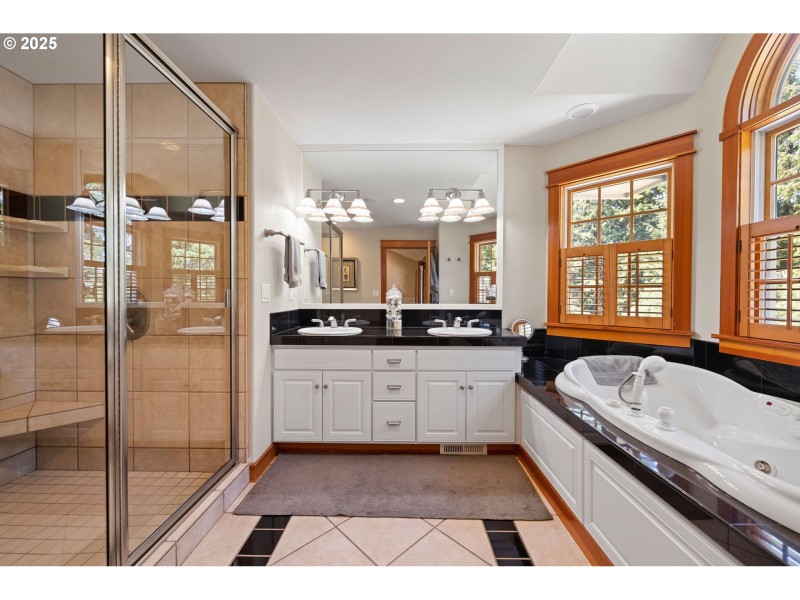 Owner's Suite Bathroom