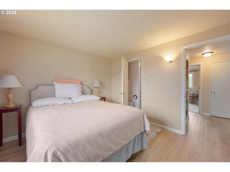 Bedroom, Primary