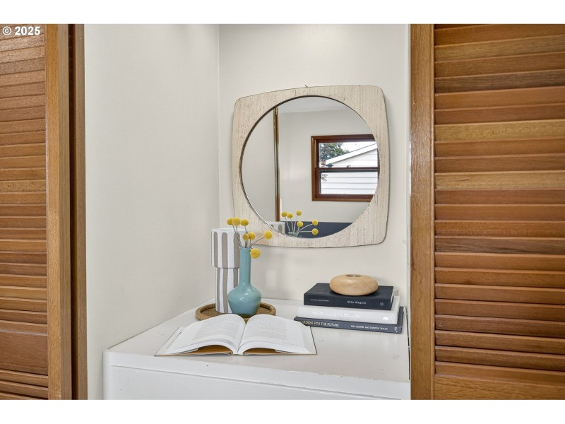 Bedroom, Primary