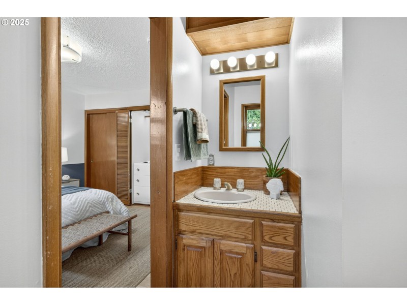 Bathroom, Attached