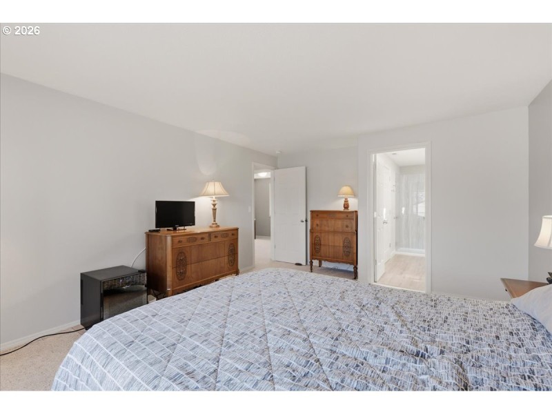 Bedroom, Primary