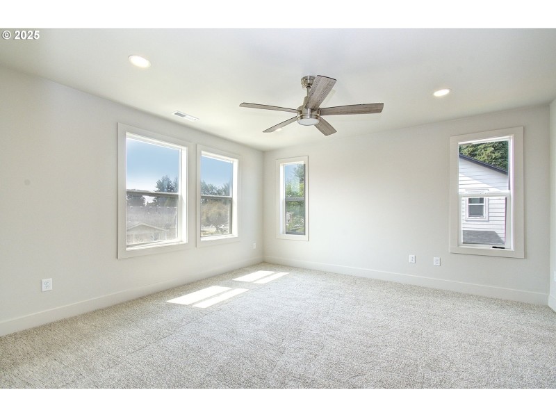 Bedroom, Primary