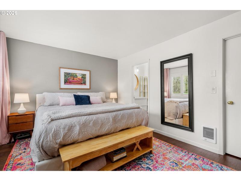 Bedroom, Primary