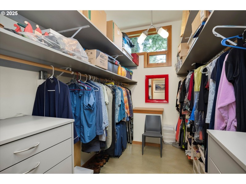 Bedroom, Primary