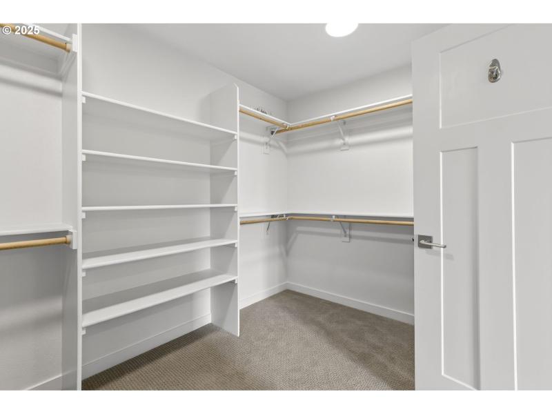 Bedroom, Primary