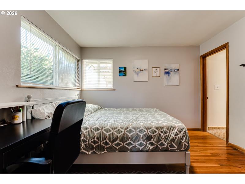 Bedroom, Primary