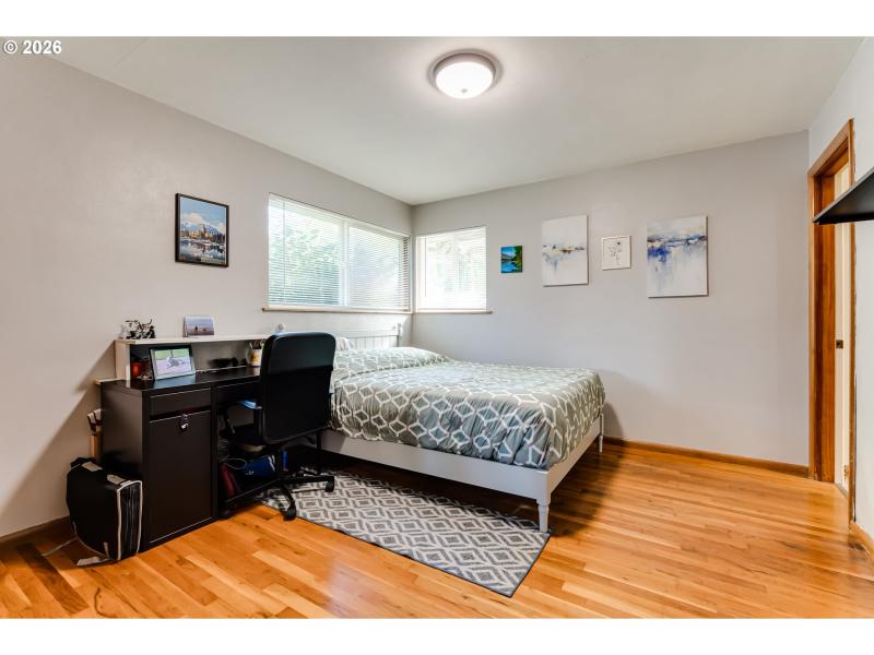 Bedroom, Primary