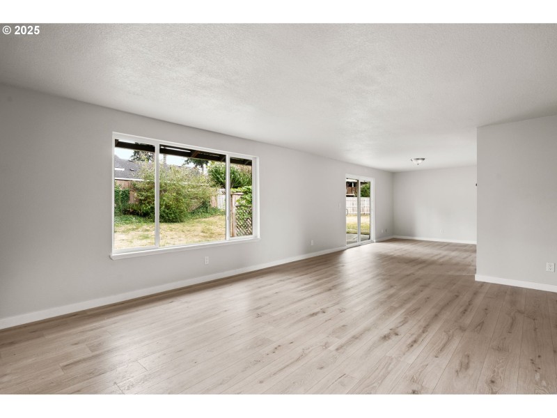 Living Room/Dining Room