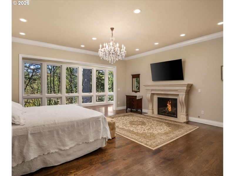 Bedroom, Primary
