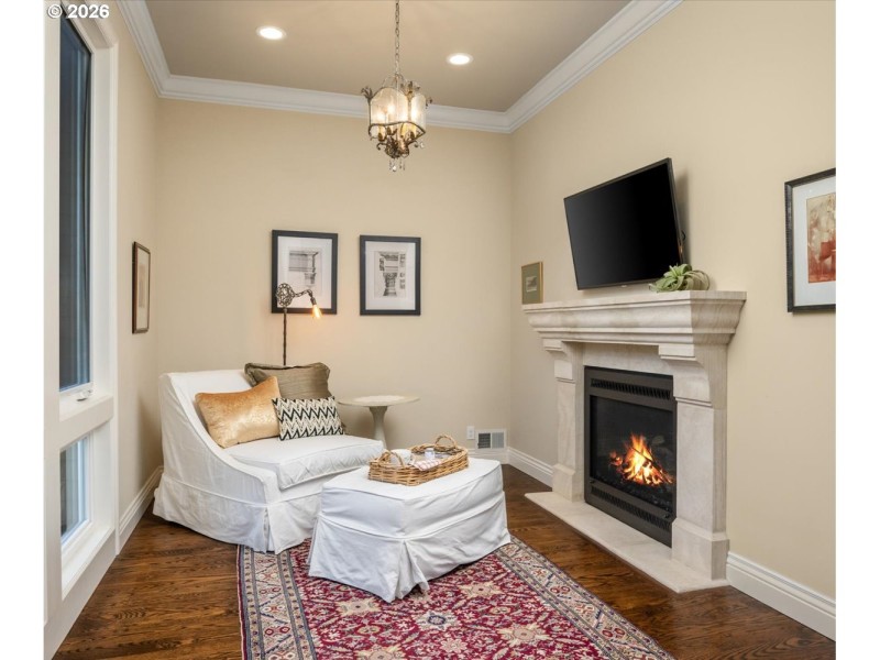 Bedroom, Primary