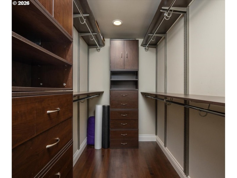 Bedroom, Primary