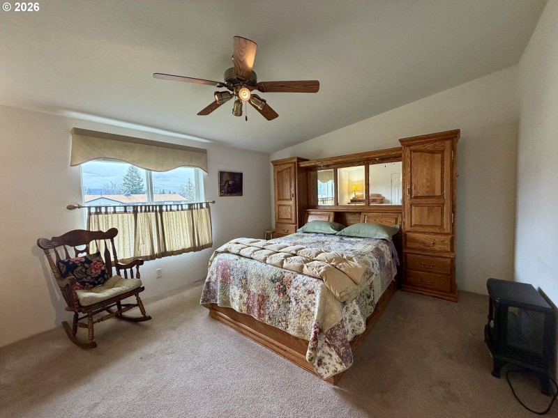 Bedroom, Primary