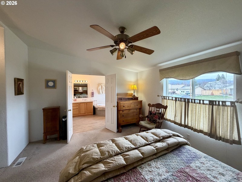 Bedroom, Primary
