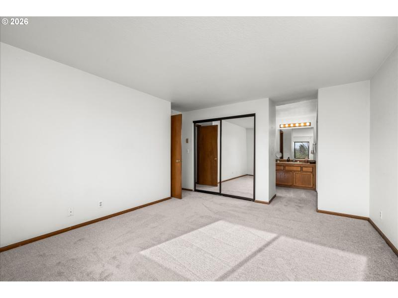 Bedroom, Primary