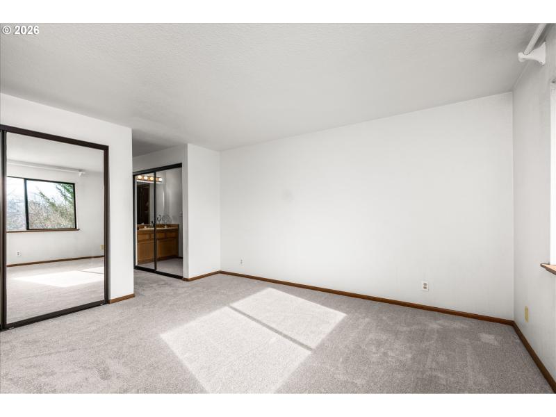 Bedroom, Primary
