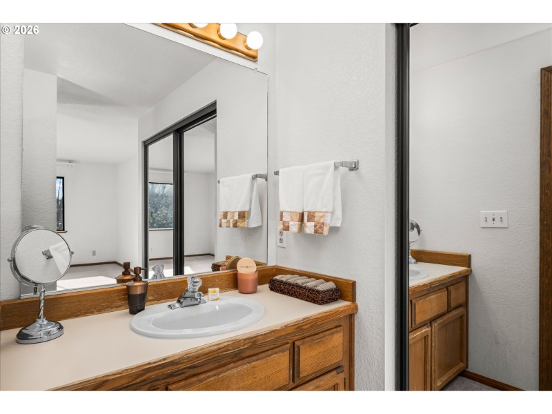 Bathroom, Attached